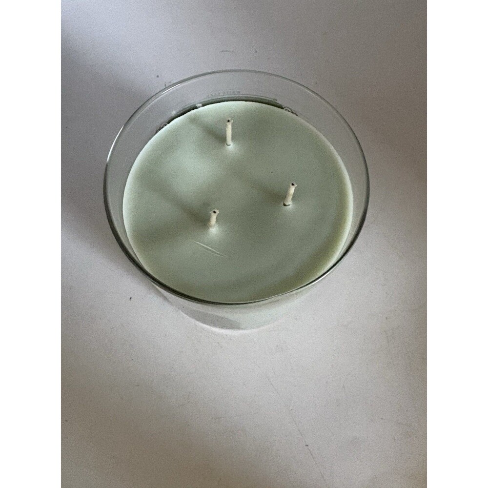 Bath & Body Works  White Barn Vanilla Birch Candle 3 Wick 14.5 Oz - Picture 4 of 5